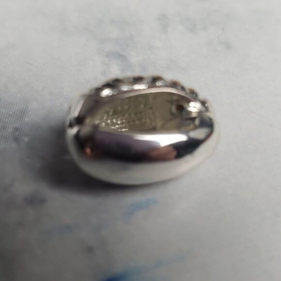 Vintage Magnetic Clip on Earrings - Picture 4 of 4